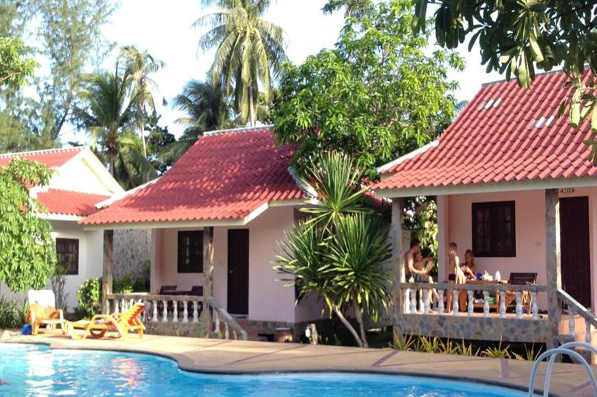 Phuwadee Resort&Spa Thong Nai Pan Noi Buitenkant foto